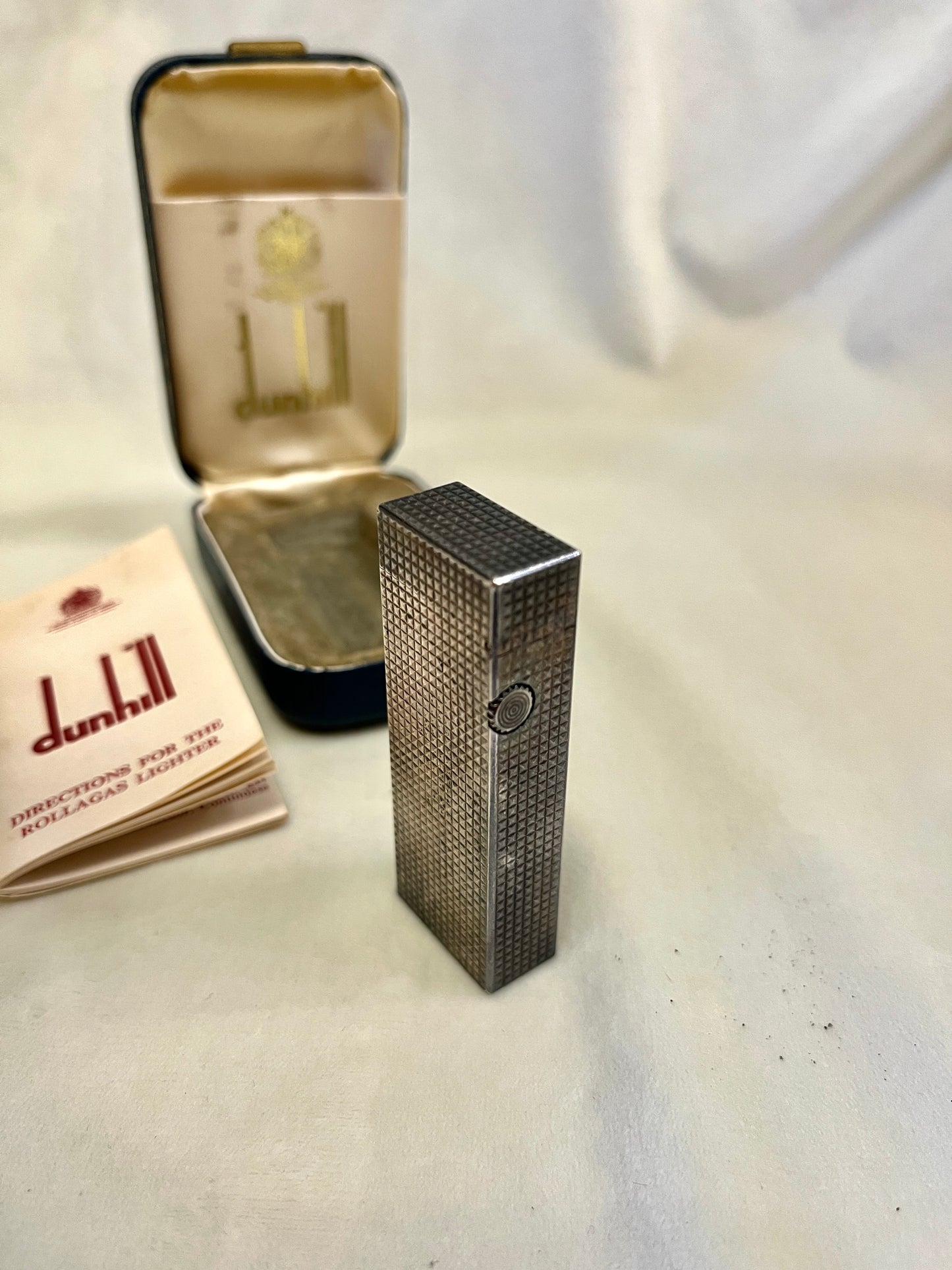 Sidabruotas “Dunhill” žiebtuvėlis