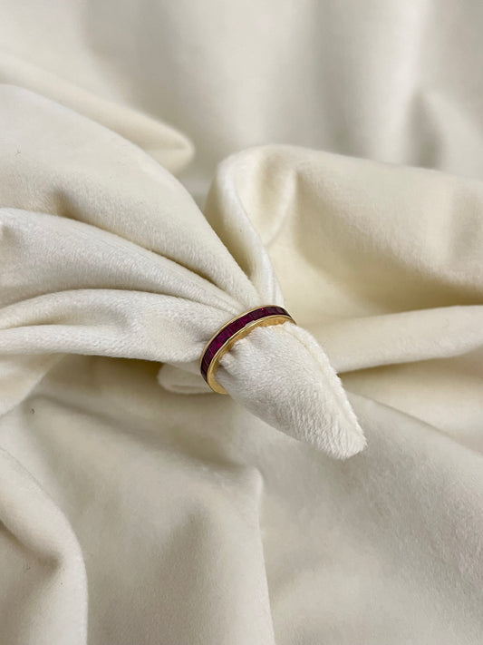 Eternity žiedas su rubinais