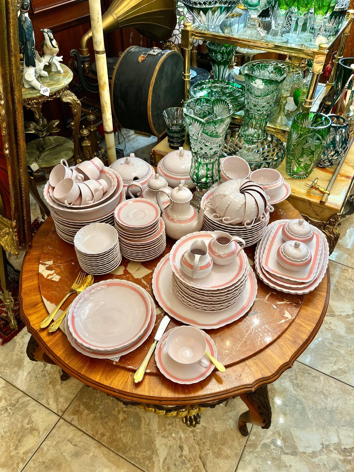 Hutschenreuther „Porcelaine Rose“ 12-os asmenų servizas