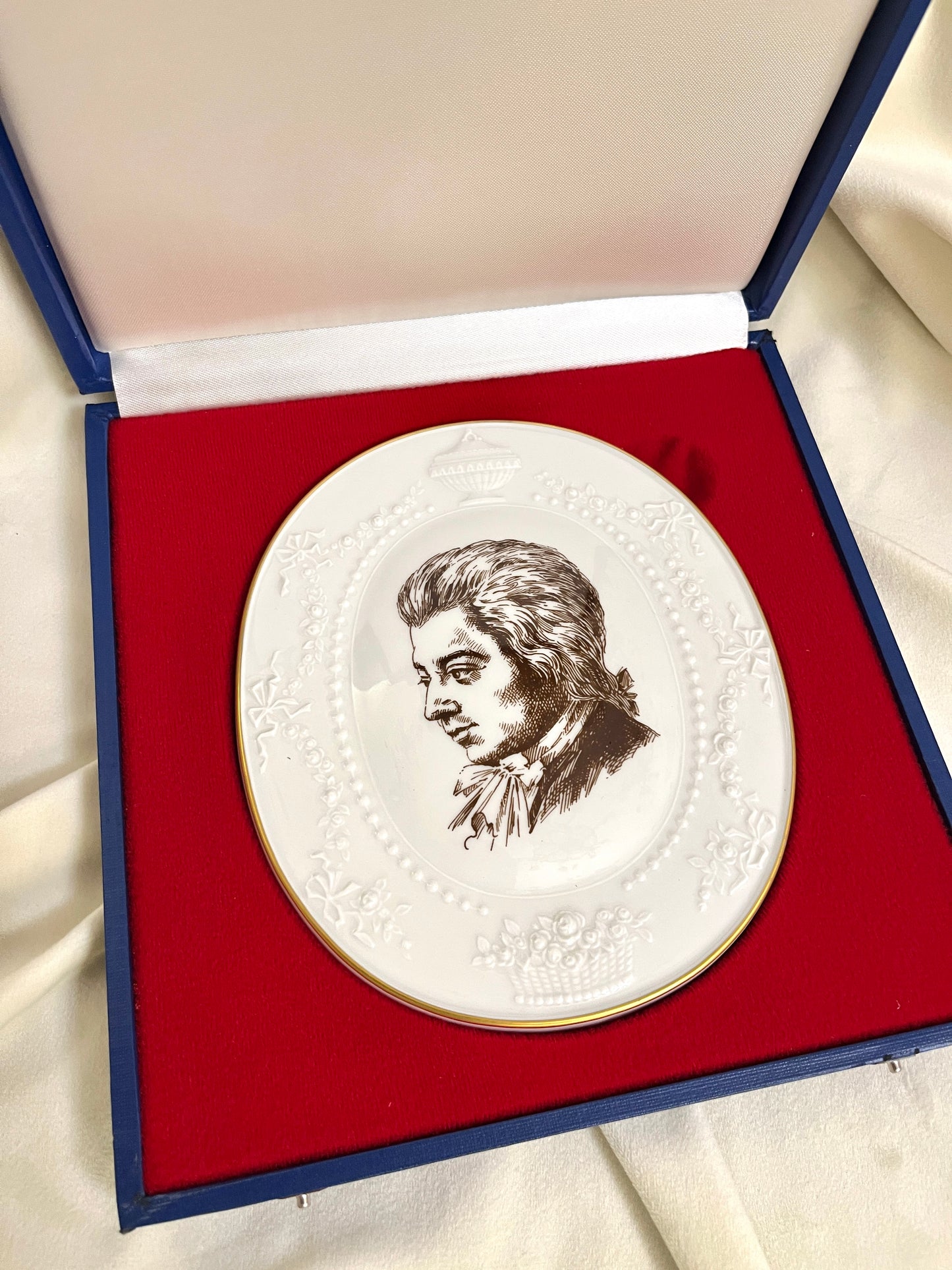 Limituoto leidimo Meissen porceliano paveikslėliai