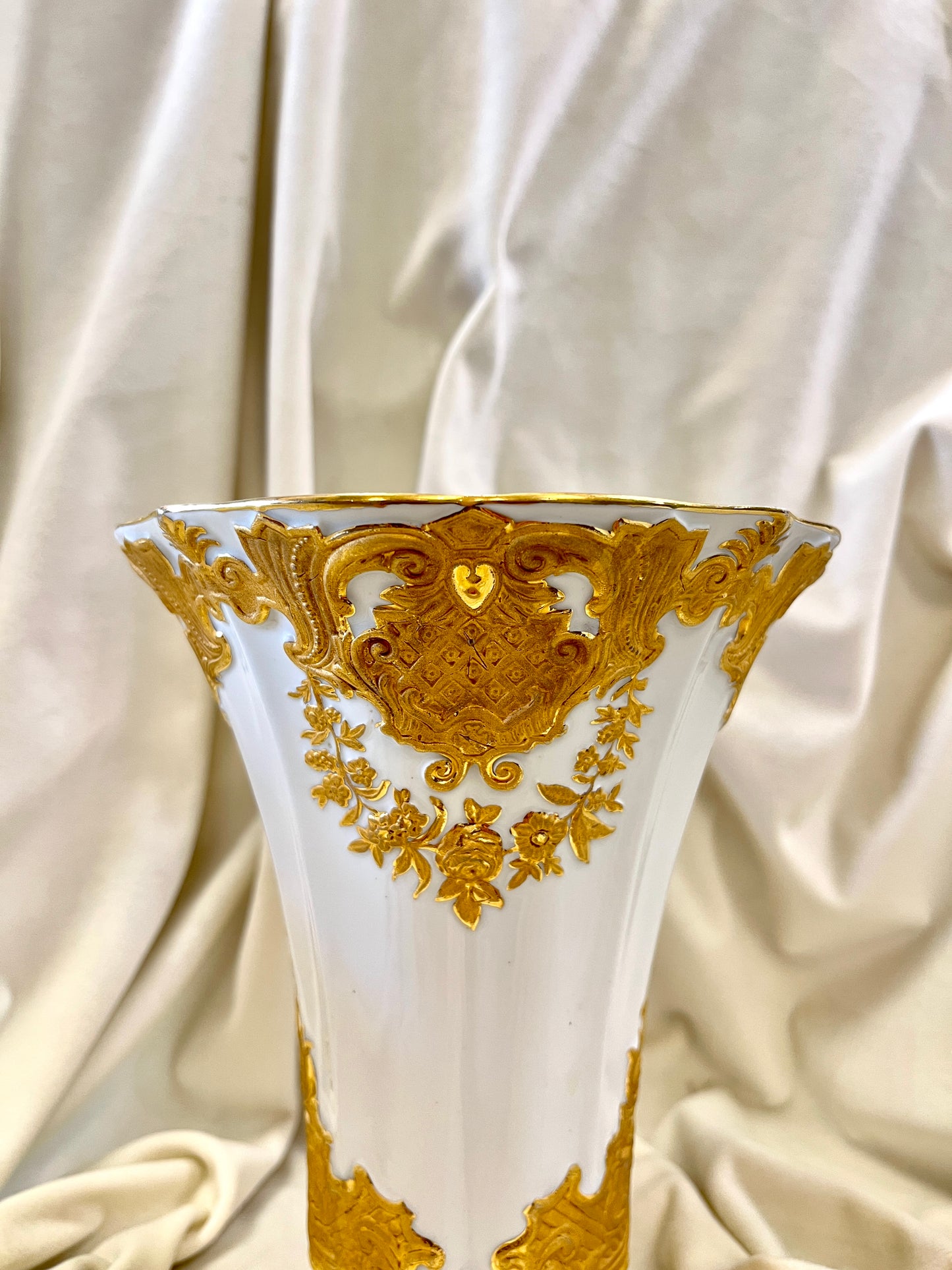 Auksuota “Meissen” vaza