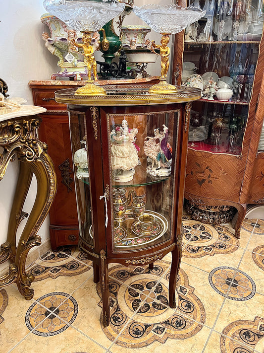 19 a. louis XV stiliaus ovali vitrina