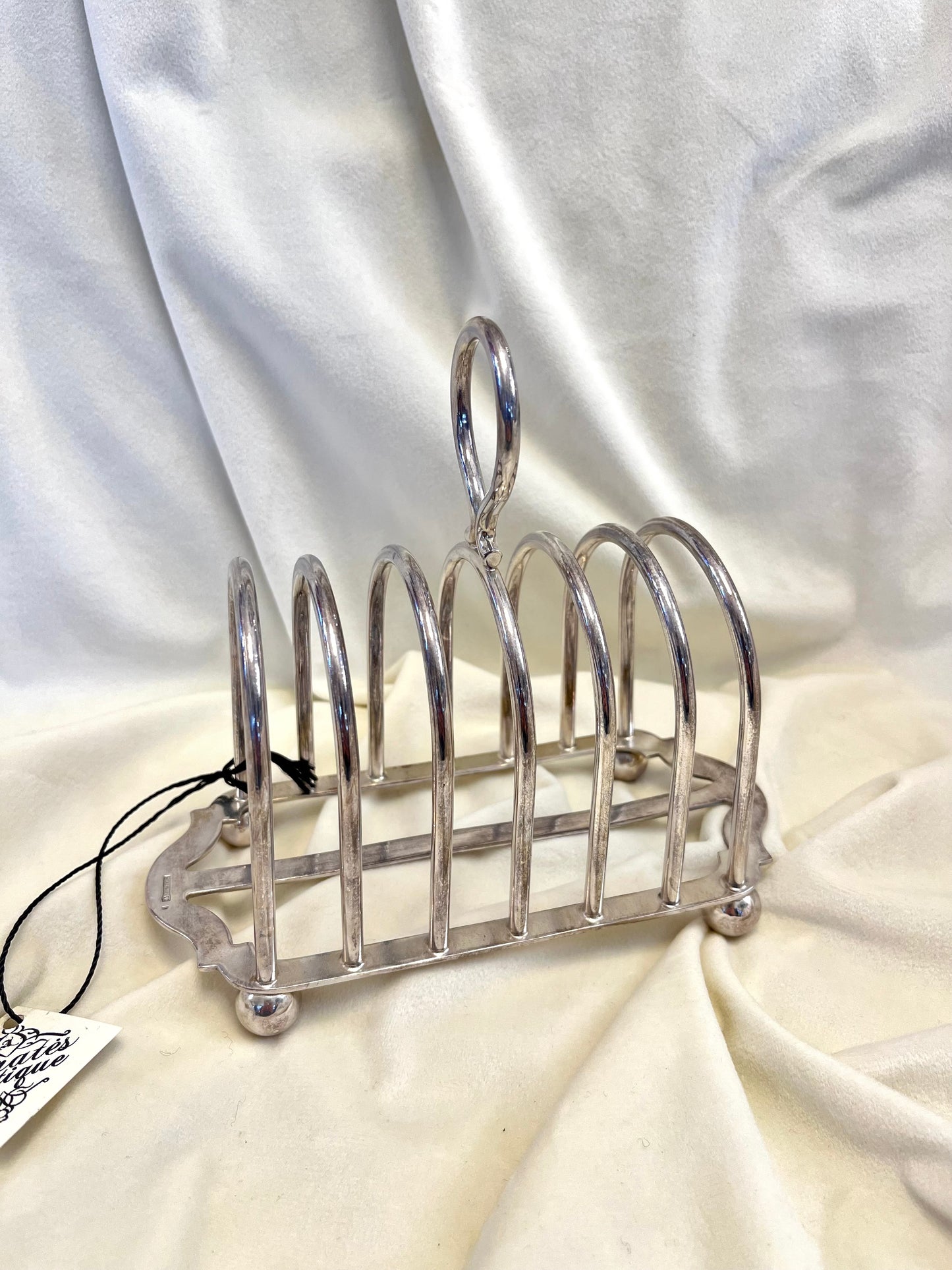 Wiskemann sidabruotas „Toast Rack“ – klasikinis skrebučių laikiklis