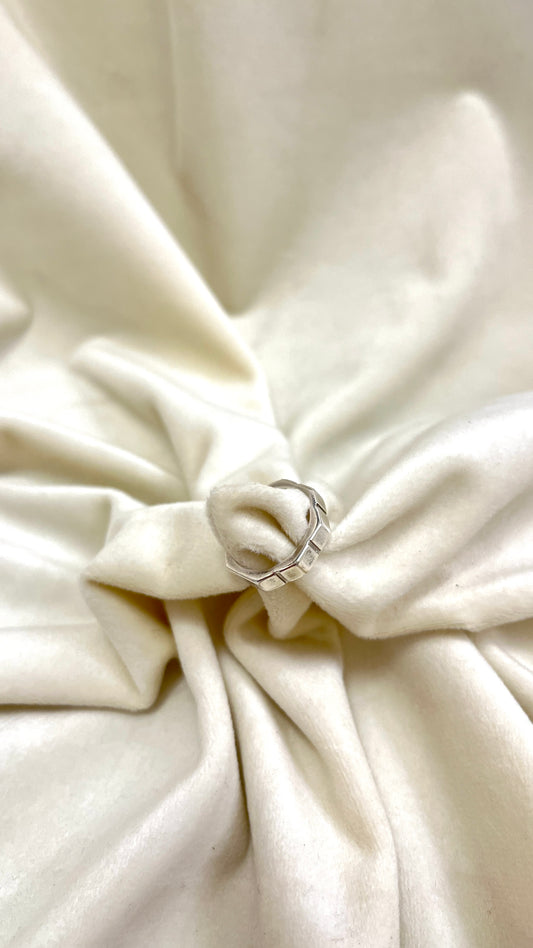 Yves Saint Laurent sidabrinis žiedas