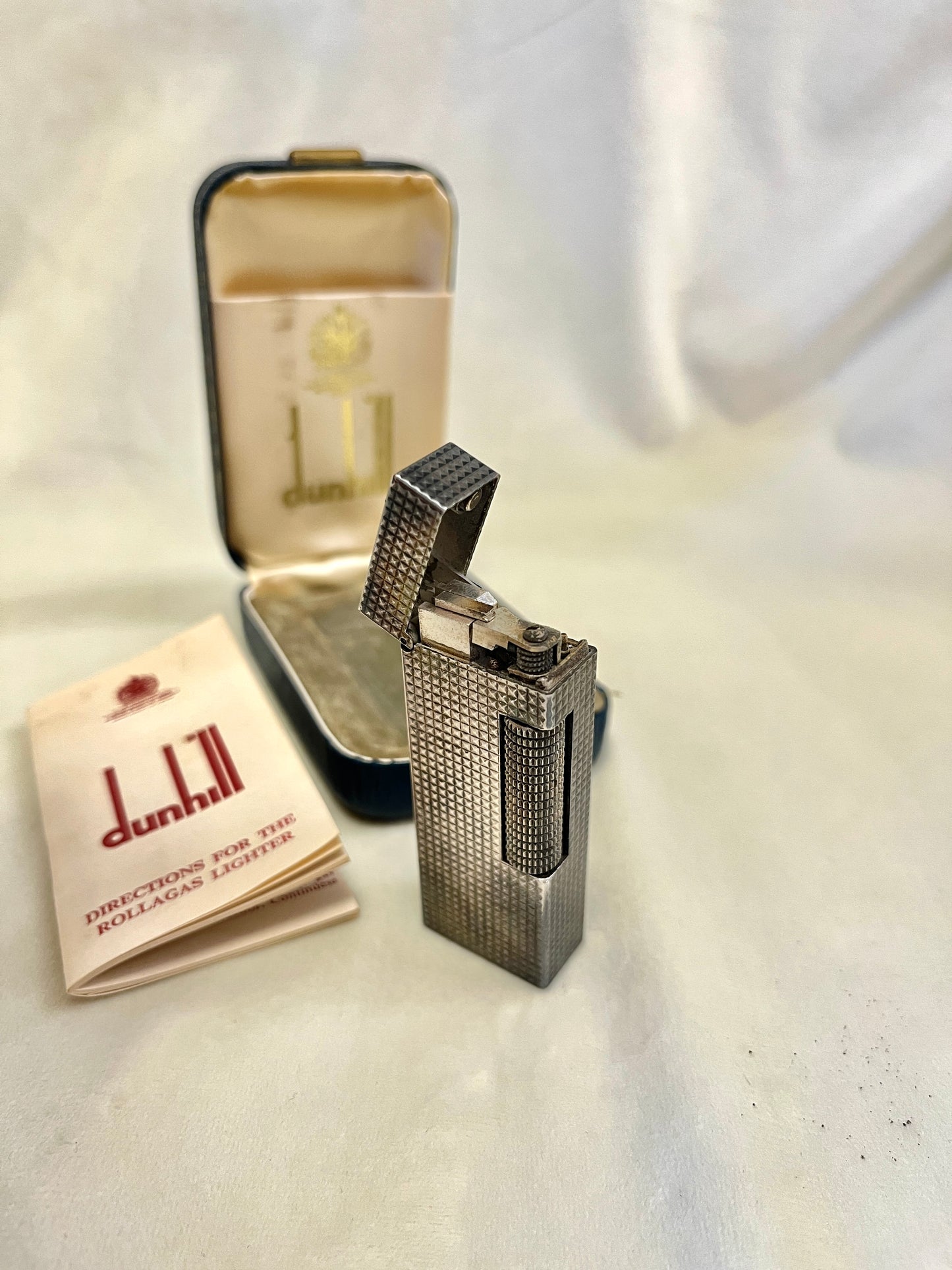 Sidabruotas “Dunhill” žiebtuvėlis