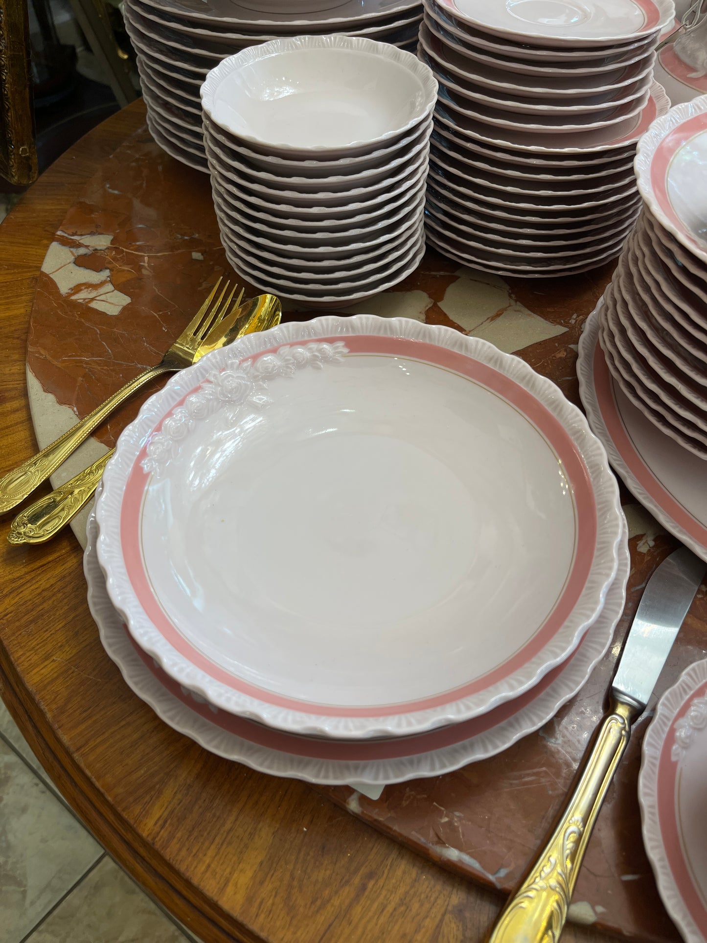 Hutschenreuther „Porcelaine Rose“ 12-os asmenų servizas