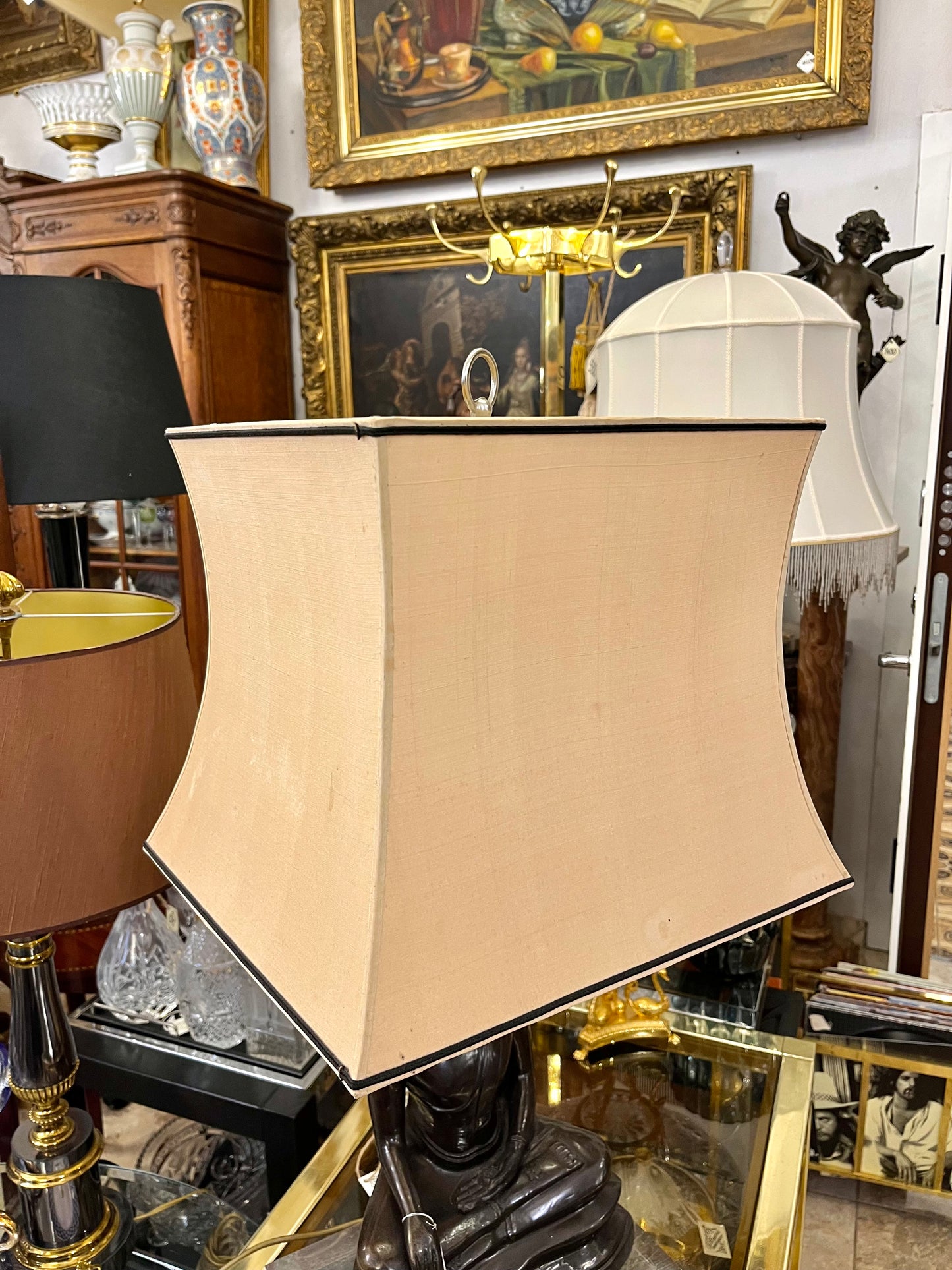 Stalinis šviestuvas su bronzine buda