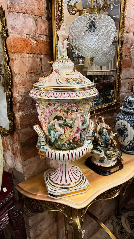 Prabangi Capodimonte porceliano vaza su dangčiu
